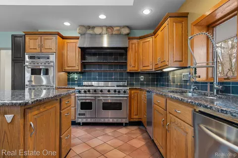Kitchen - Undisclosed, Oceola, MI 48855 photo 7 of 10