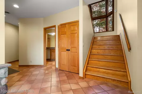Entry Way - Undisclosed, Oceola, MI 48855 photo 3 of 8