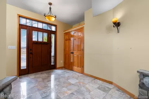 Entry Way - Undisclosed, Oceola, MI 48855 photo 4 of 8