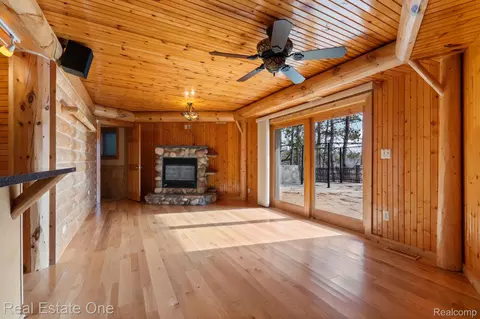 Living - Undisclosed, Oceola, MI 48855 photo 9 of 10