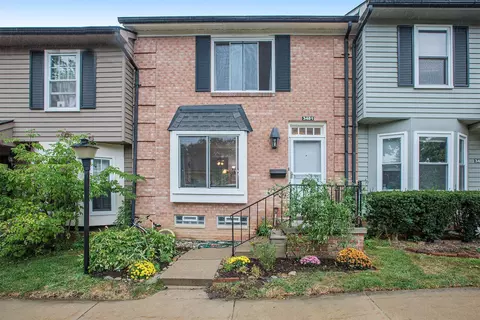 3481 Burbank Dr, Ann Arbor, MI 48105