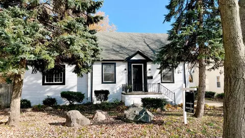 28408 Gladstone St, Saint Clair Shores, MI 48081