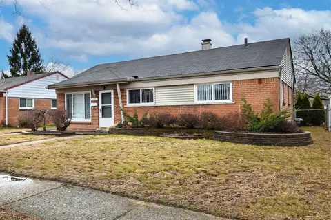 30851 Fernwood St, Westland, MI 48186