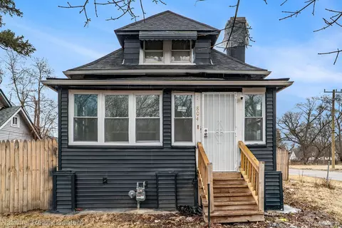 16804 Dolphin St, Detroit, MI 48219