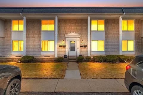 28238 Universal Dr, Warren, MI 48092