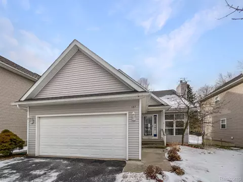 307 Alpeana St, Auburn Hills, MI 48326