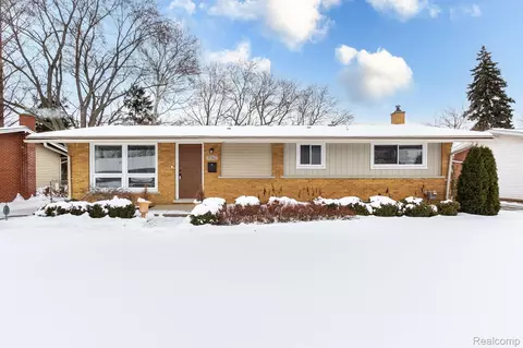 31162 Edgeworth Dr, Madison Heights, MI 48071