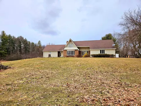 743 Gulick Rd, Williamstown, MI 48840