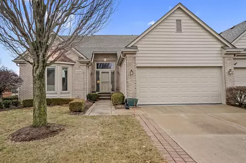 45401 Delmar Dr, Macomb, MI 48044