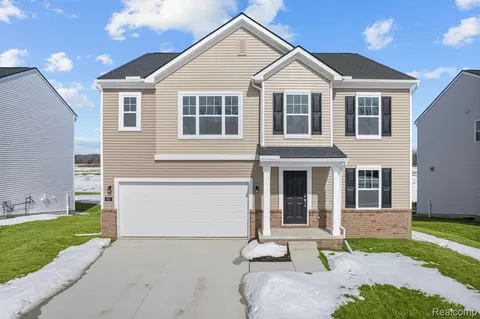 635 Countryside Dr, Chelsea, MI 48118
