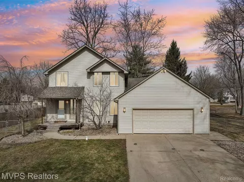 1009 Ferguson St, Orion, MI 48362