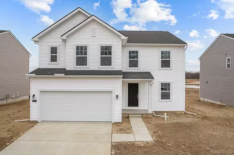 647 Countryside Dr, Chelsea, MI 48118
