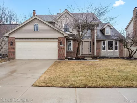 22301 Genesis Dr, Woodhaven, MI 48183
