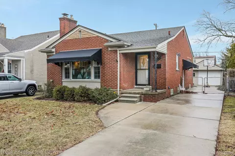 21191 Norwood Dr, Harper Woods, MI 48225