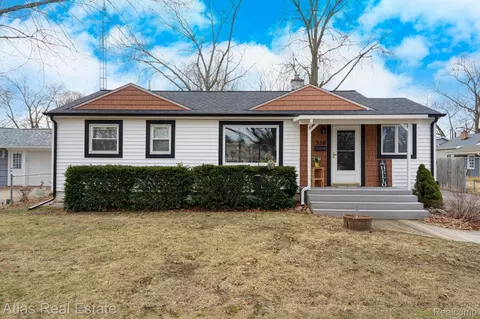 358 North Dr, Davison, MI 48423