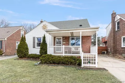 3202 N Blair Ave, Royal Oak, MI 48073