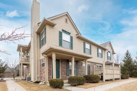 174 Commons Cir, Saline, MI 48176