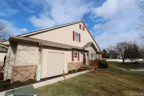41683 Juniper Cir, Novi, MI 48377