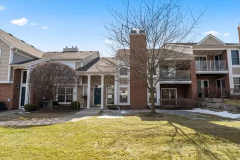 4580 Berkshire Dr, Sterling Heights, MI 48314