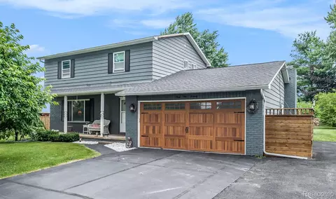 4170 Lahring Rd, Fenton, MI 48451