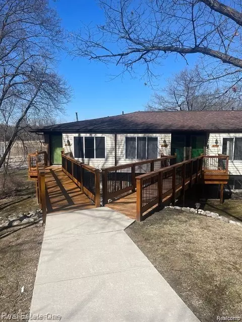 851 Union St #40, Milford, MI 48381