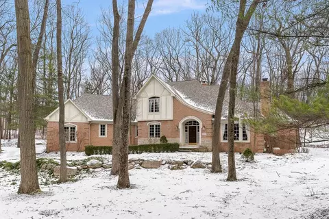 1150 Andante Crt Ct, Addison, MI 48370