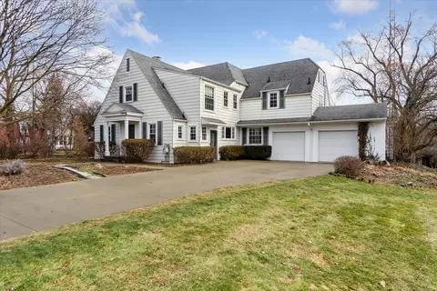 2721 Westwood Pkwy, Flint, MI 48503