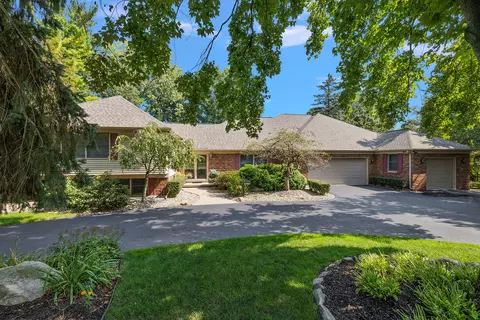 4747 Keithdale Ln, Bloomfield Township, MI 48302