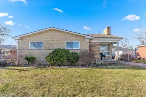 20650 Crestmont Ln, Dearborn Heights, MI 48127