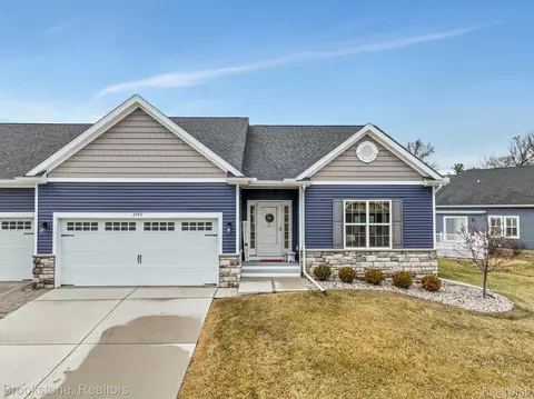 2740 Blue Sky Dr, Oceola, MI 48843