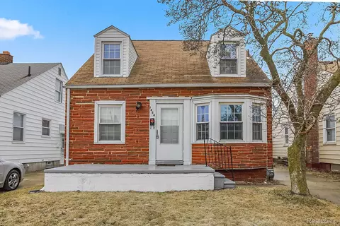 1454 Mill St, Lincoln Park, MI 48146