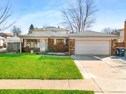 22273 Collette St, Woodhaven, MI 48183
