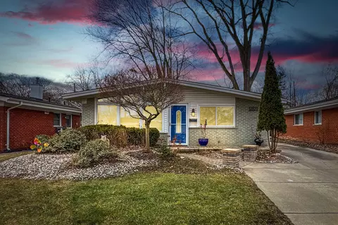 2907 N Campbell Rd, Royal Oak, MI 48073