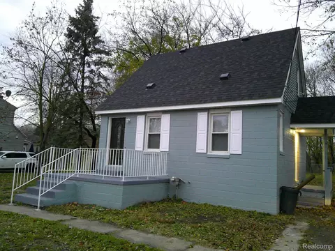 37267 Townhall St, Harrison, MI 48045