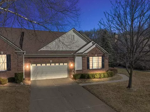 1682 Maple Crk, Rochester, MI 48306
