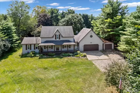 2055 Broker Rd, Lapeer, MI 48446