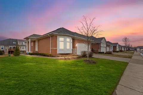 14860 N Park Dr, Shelby Township, MI 48315