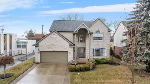 2632 Edsel St, Trenton, MI 48183