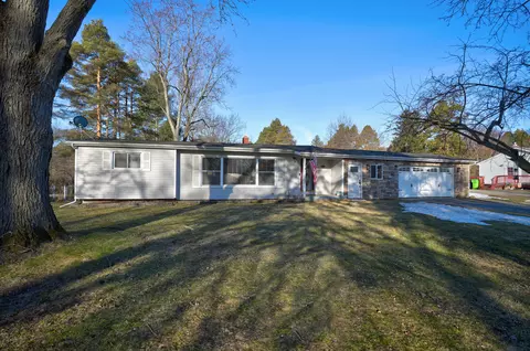 848 Hilberg St, Oxford, MI 48371