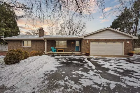 59100 Topping Crt Ct, Lyon, MI 48165