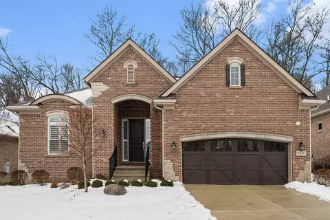 5516 Woodfall Rd, Independence, MI 48348