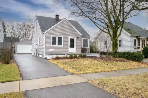 141 Charlevoix St, Clawson, MI 48017