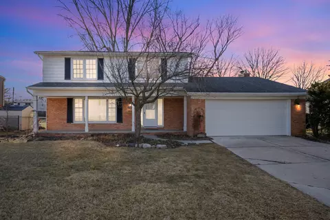 15427 Alpine Dr, Livonia, MI 48154