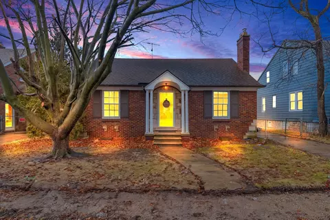 21947 Hayes Ave, Eastpointe, MI 48021