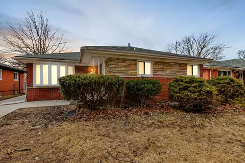 21631 Cloverlawn St, Oak Park, MI 48237
