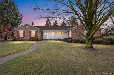 46336 Quail Ridge Dr, Plymouth, MI 48170
