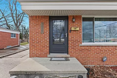 28225 Alden St, Madison Heights, MI 48071