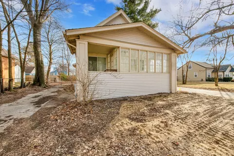 1328 E Harry Ave, Hazel Park, MI 48030
