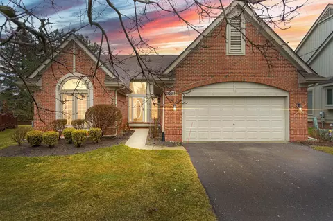 30683 Tanglewood Trl, Farmington Hills, MI 48331