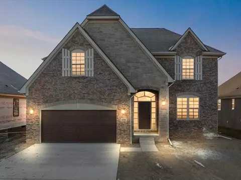 4104 Spring Meadows Dr, Sterling Heights, MI 48314